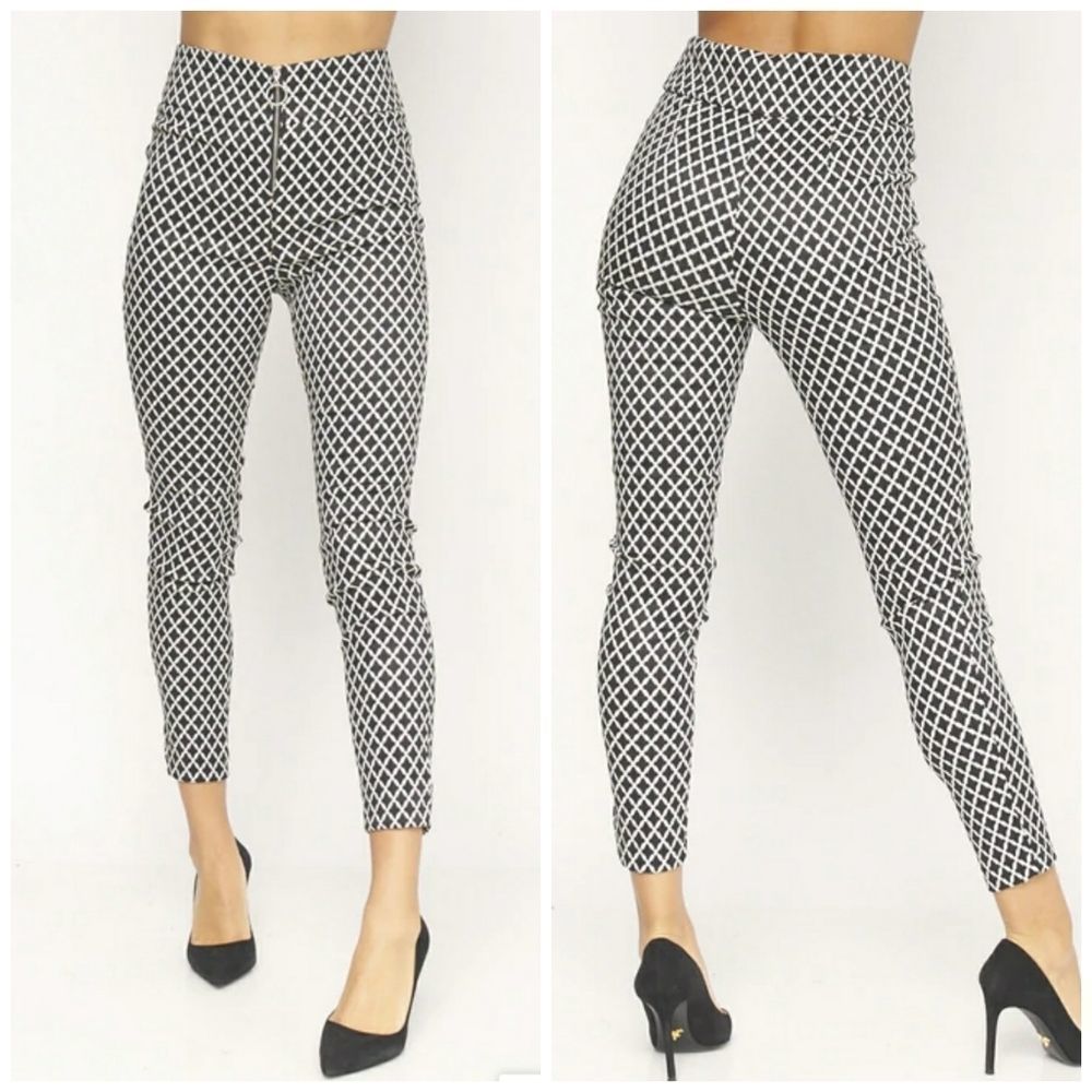 Women's Black/White Diamond Print Skinny Leg Pants